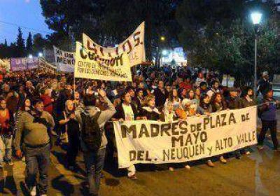 Masivo repudio a la represi�n en la ciudad 