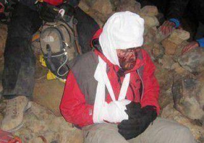Rescatan a joven cipole�o en el volc�n Tromen 