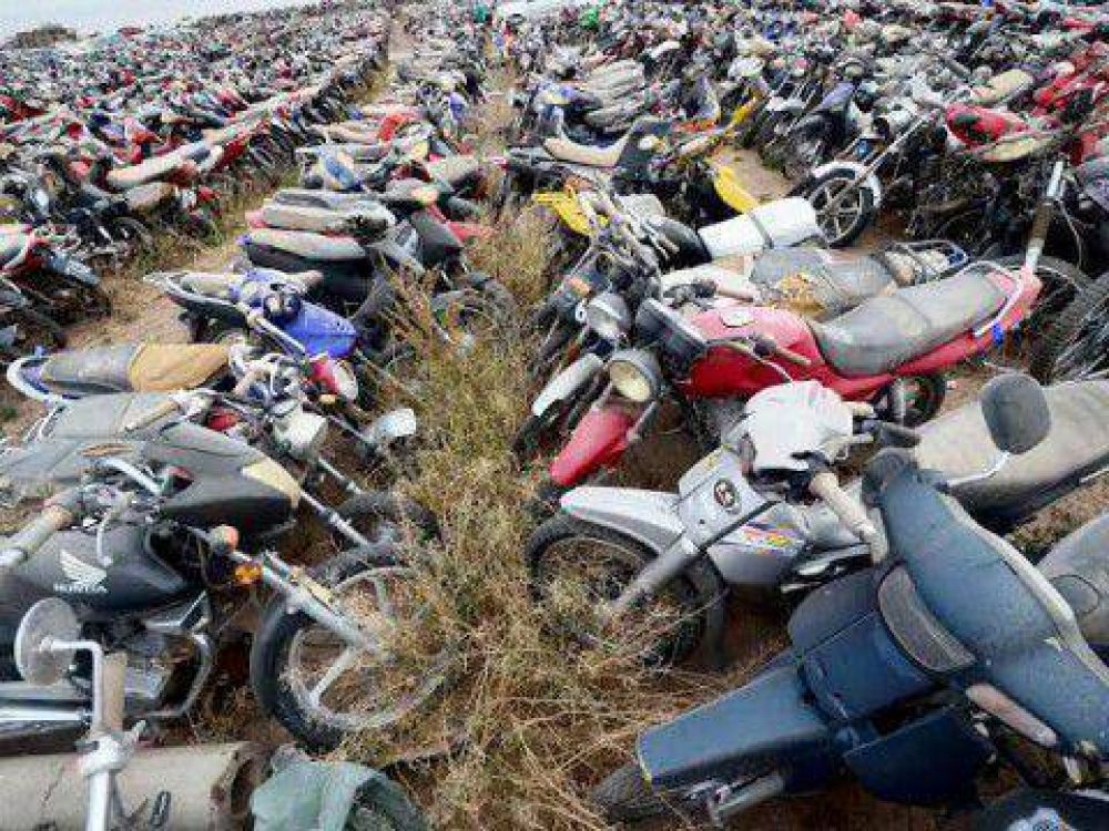 Asombroso abandono de motos en Neuqun
