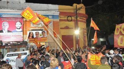 EL PO JUNTA FIRMAS PARA QUE SE PROMULGUEN LAS EXENCIONES Y SE DEROGUE EL �IMPUESTAZO�