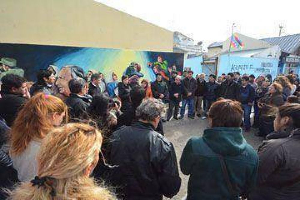 Se inaugur� un mural que reivindica los derechos humanos