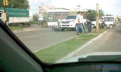Muri� un motociclista poco despu�s de haber sido embestido por camioneta