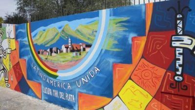 Inauguran un mural en el Centro de Residentes Bolivianos