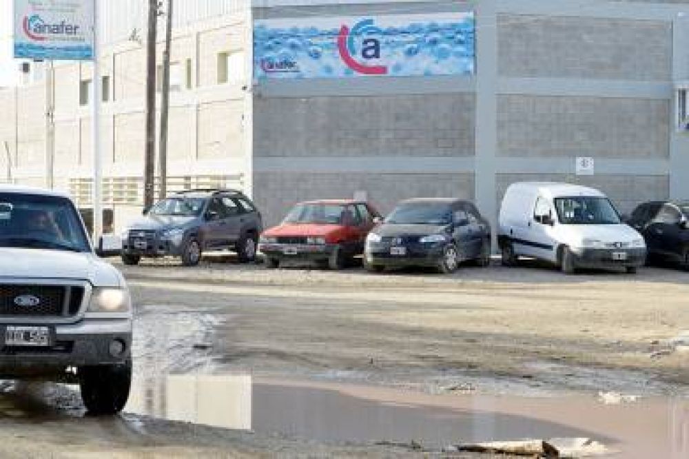 Molestia por los desbordes cloacales constantes en el barrio Industrial