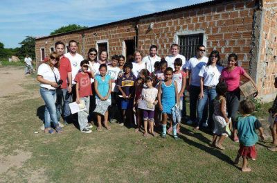 Fundaci�n Abriendo Surcos visit� el barrio 25 de Mayo de Clorinda