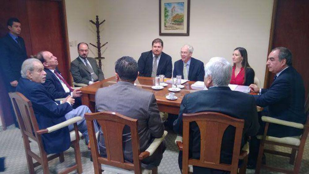 Destacan importante donaci�n de equipo t�cnico para C�mara Gessell