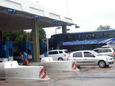 Hubo mucho tr�fico durante el feriado en el Puente Z�rate-Brazo Largo