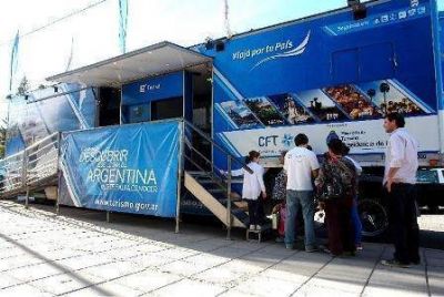 M�vil de Turismo de Naci�n se encuentra en nuestra ciudad