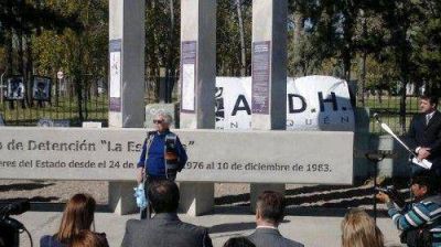 Inauguraron monumento que recuerda La Escuelita