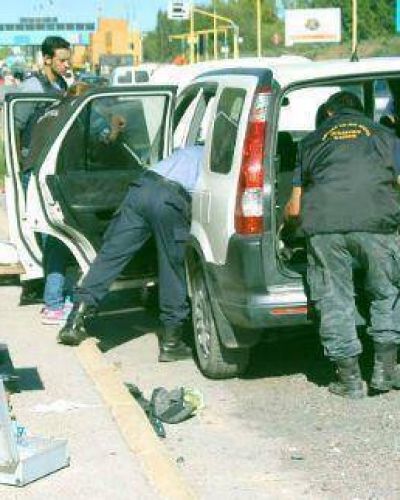Se hizo pasar por militar para "pasar coca�na" en su camioneta