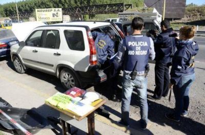 Cipolletti: camioneta secuestrada tra�a un kilo de coca�na