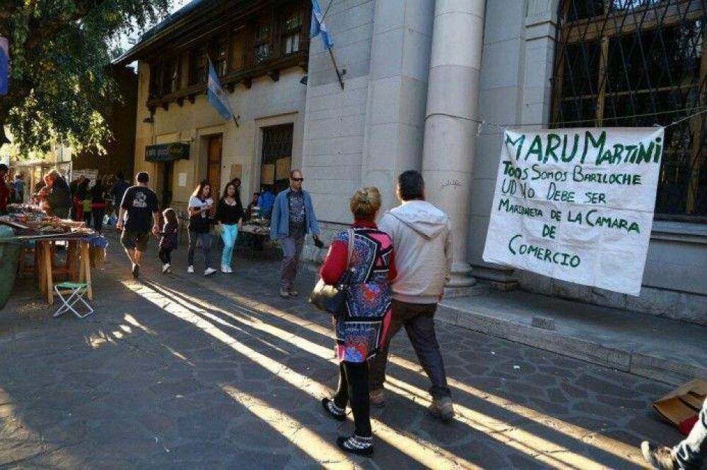 Municipio espera por apoyo policial para desalojar a vendedores ambulantes