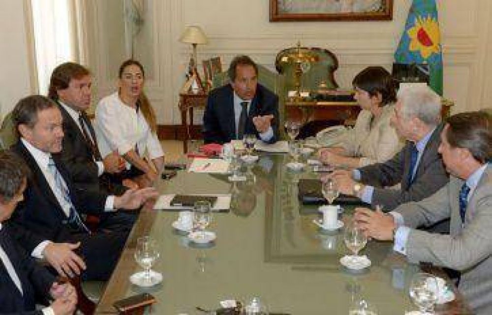 Scioli, con su Gabinete por los docentes
