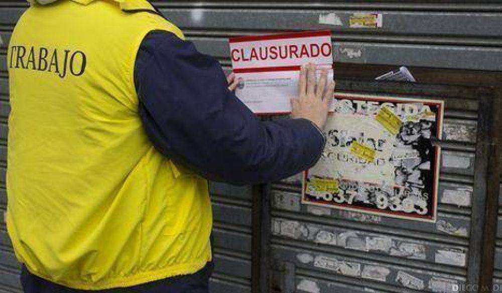 La Ciudad clausur� obras en construcci�n