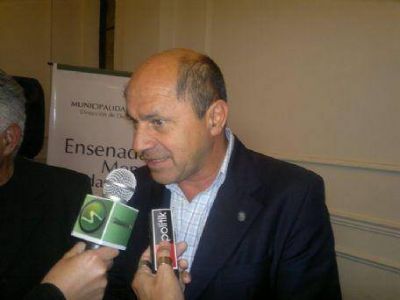 Mario Secco: �Cuando se gobierna hay que hacer pol�tica recordando a nuestros compa�eros�