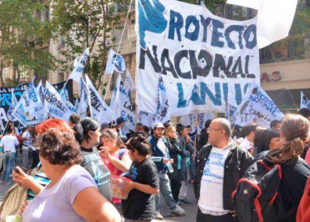 En Lan�s apoyan la reforma educativa de Mariotto: �Es un debate que hay que llevar adelante con la sociedad�