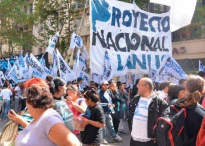En Lan�s apoyan la reforma educativa de Mariotto: �Es un debate que hay que llevar adelante con la sociedad�
