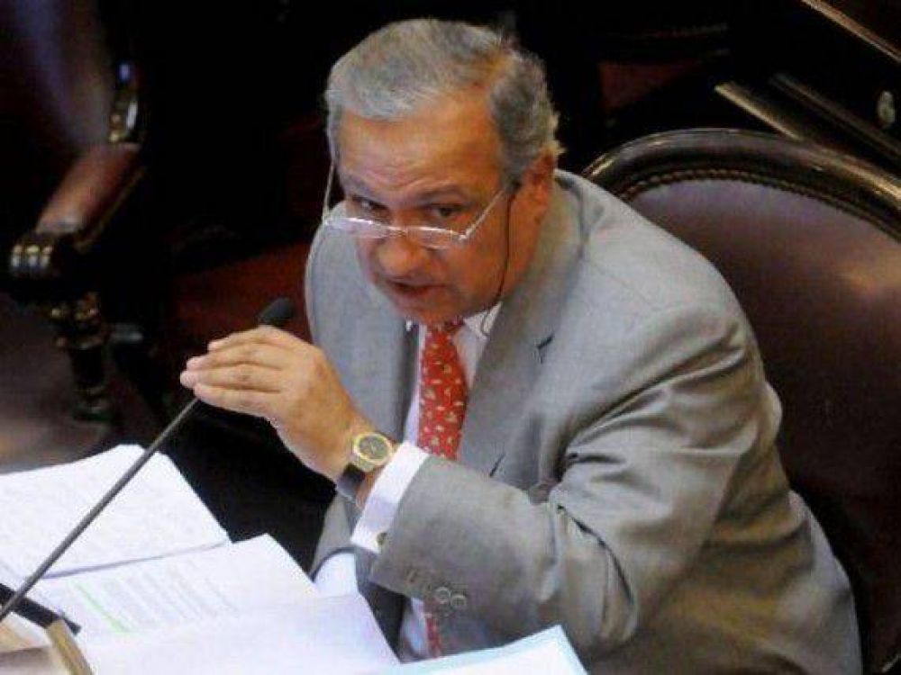 Sospechan de Romero y v�nculos con el lavado de dinero en Espa�a