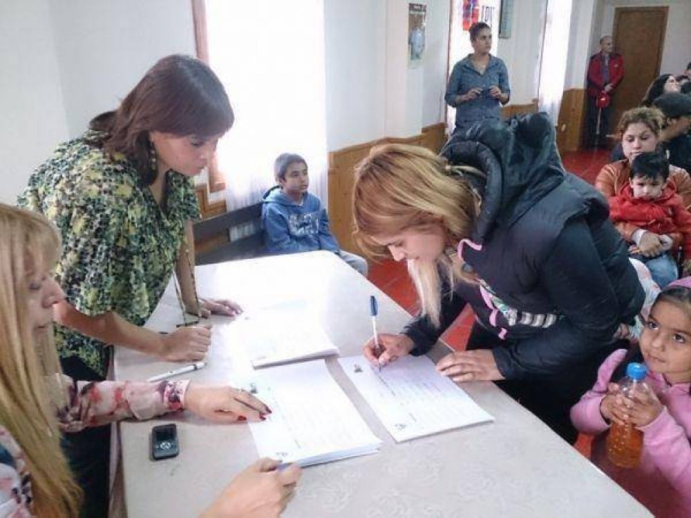 Se entregaron 30 viviendas habitacionales en Tolhuin 