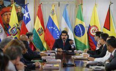 Maduro recibi� a la Unasur con una denuncia de golpe y arrestos