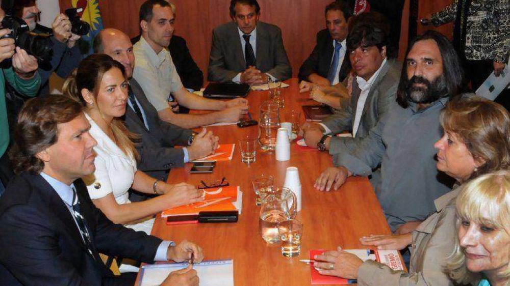 Contin�a el paro docente y la Provincia llevar�a a la reuni�n una nueva oferta salarial