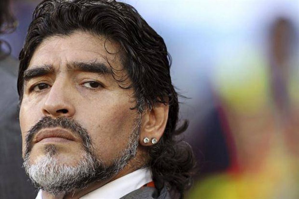 Diego Maradona: "Yo deber�a ser el DT de la selecci�n tambi�n en el Mundial de Brasil"