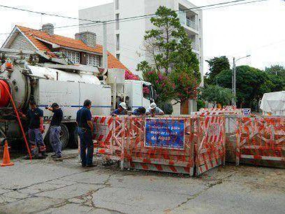 Mar del Plata: Obras Sanitarias contin�a renovando ca�er�as en la vieja Terminal