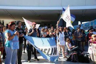 EL GOBIERNO ACORD� CON LOS GREMIOS DOCENTES Y HOY VUELVEN LAS CLASES