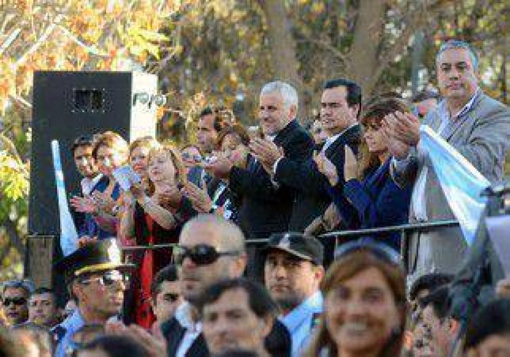 Peressini volvi� a elogiar al MPN, pero asegur� que a�n no hay nada cerrado 