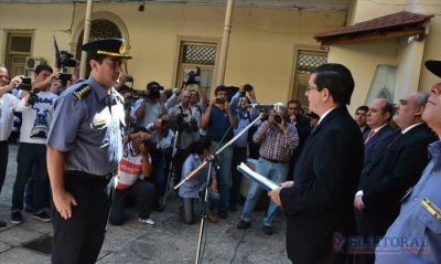 Con un fuerte respaldo gubernamental asumi� la nueva c�pula de la Polic�a