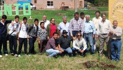 Quintana encabez� jornada donde se implantaron centenares de especies nativas