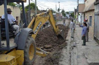 Calles pavimentadas para acortar distancias