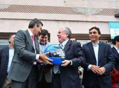 Randazzo: Entrega de m�viles y equipamiento