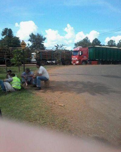 Ins�lito: camioneros de Alto Paran� deb�an ir al ba�o en los yuyos