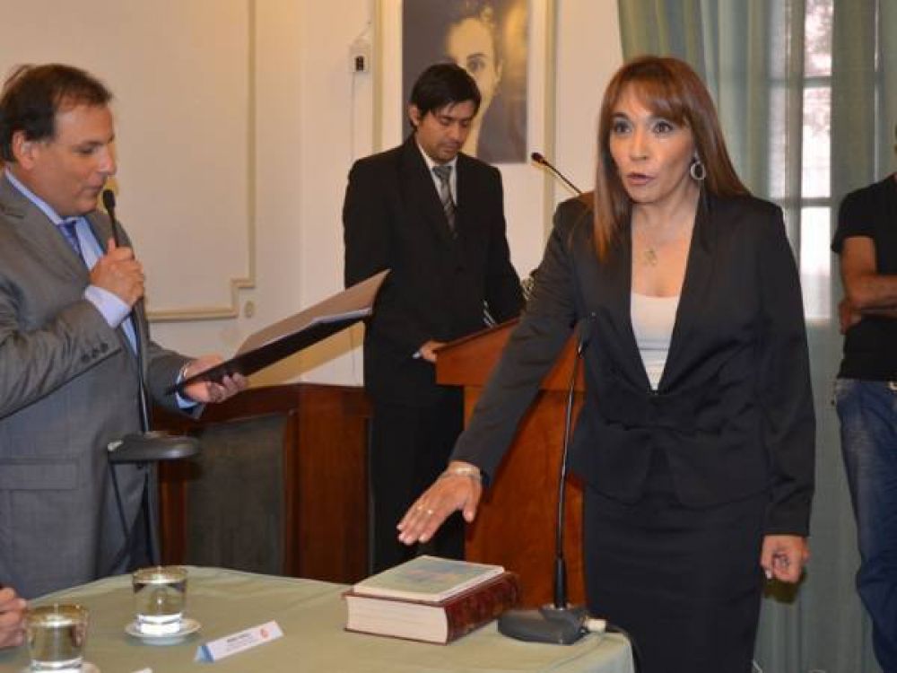 Nora Videla ya asumi� como funcionaria de Ponce