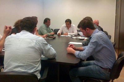 Iriart sigue al frente de comisi�n de Intereses Mar�timos