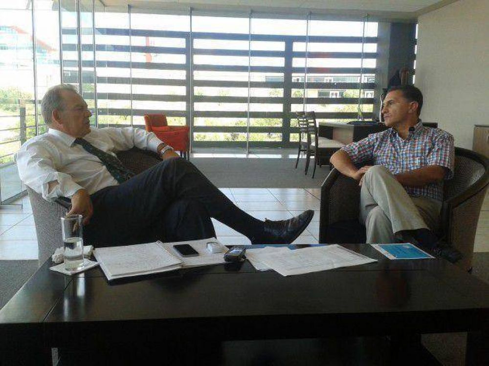 Contin�a el di�logo con legisladores