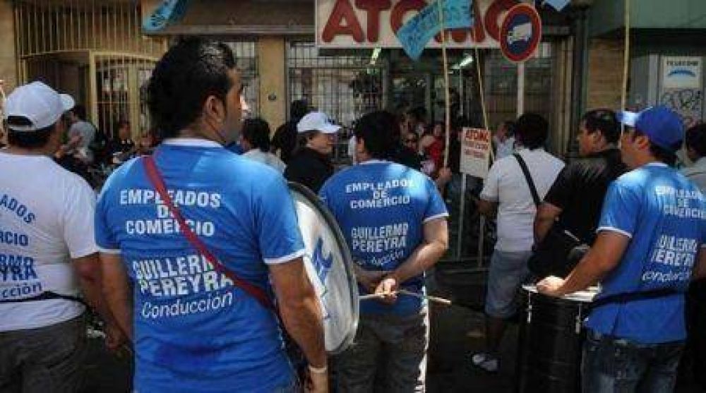 Siguen las denuncias contra �tomo Supermercados