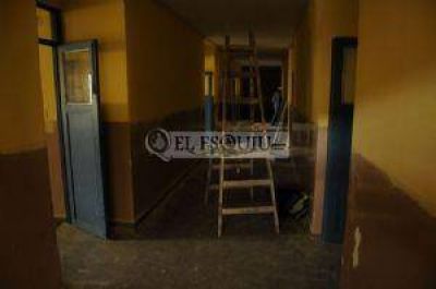 Padres amenazan con tomar una escuela si no se solucionan problemas edilicios