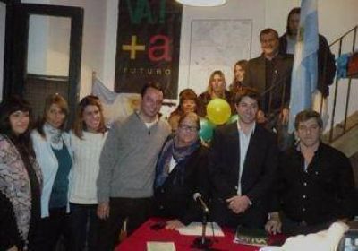 Viva Areco inaugura su local partidario.	