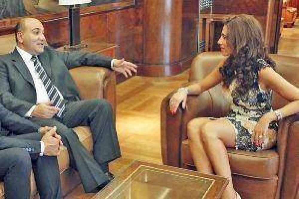 Adem�s del hospital, la gobernadora y Manzur habilitar�n viviendas rurales
