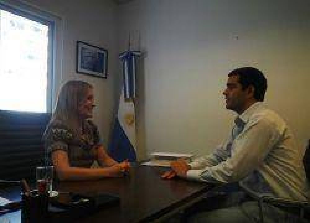 Juan Pablo Garca se reuni con la Directora de Conectar Igualdad.