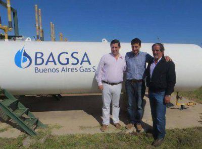Firma del acta de inicio del gasoducto Casey-Laguna Alsina-Guamin�