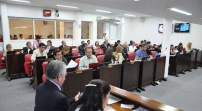 Piden informe sobre el pase a planta de funcionarios