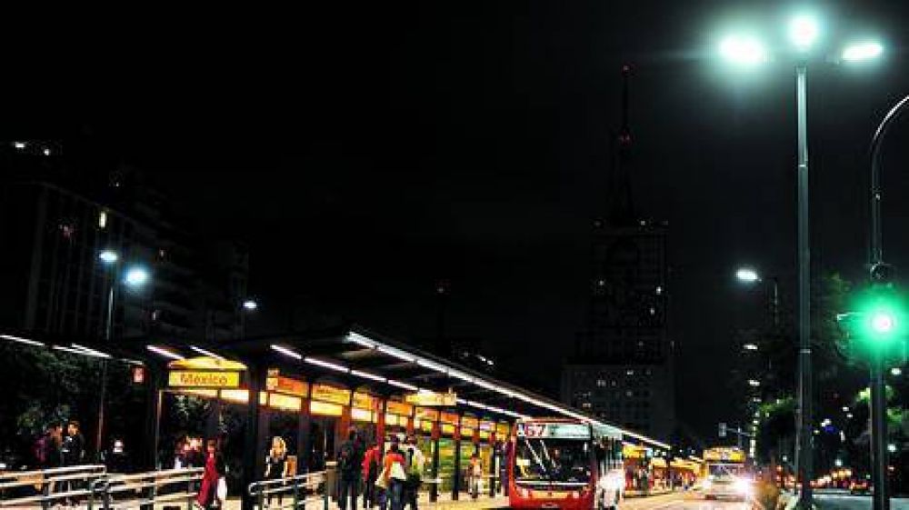 Cambian por l�mparas LED las viejas luces de las calles