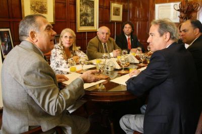 YMAD revisar�a la licencia