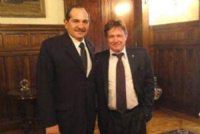 Alperovich: �Rusia es un destino fundamental para Tucum�n�