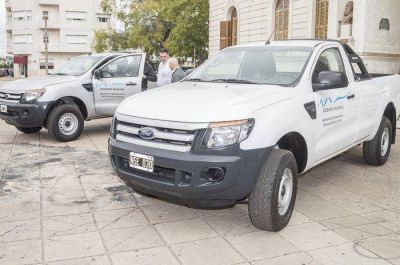 El Gobierno Municipal adquiri� dos nuevos veh�culos para mejorar los servicios p�bicos