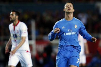 Efectos del cl�sico: Real Madrid perdi� en Sevilla y Atl�tico Madrid es el �nico puntero
