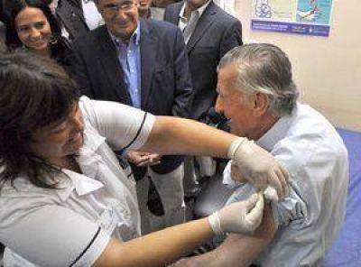 Gripe: comienzan a vacunar a los grupos de riesgo